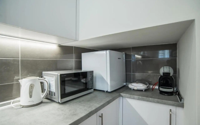 Too Sweet Apartment 1