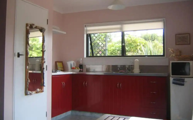 Moanarua Beach Cottage
