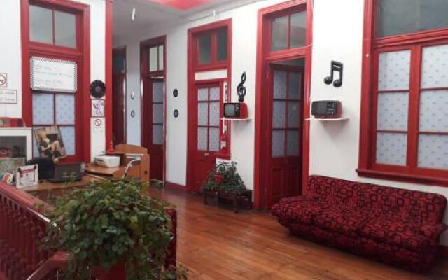 Hostal Retro House