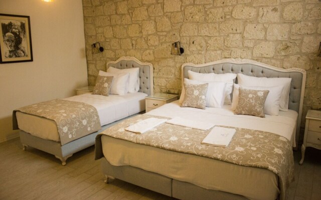 Avlu Alacati Butik Otel
