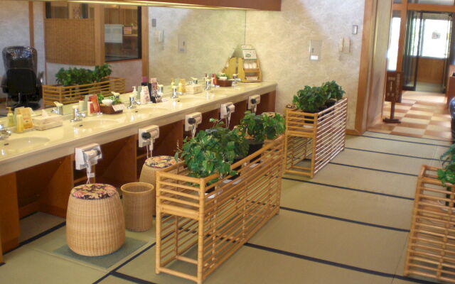 Okada Ryokan Warakutei