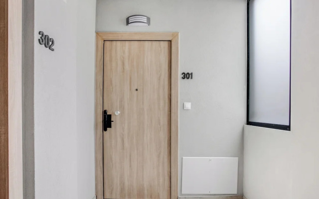 Sanders Old Port Thessaloniki