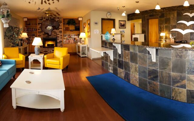 Seabird Lodge