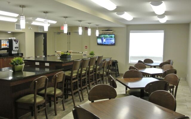 Home Inn and Suites Lloydminster