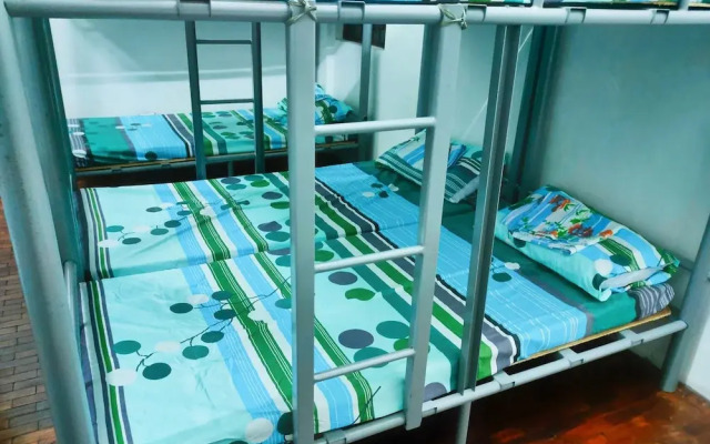 Mang Ben Dormitory - Kaliraya QC - Hostel