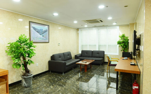Daeyang Hotel