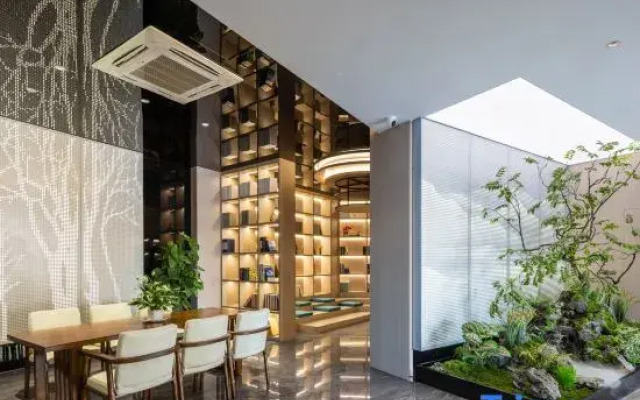 Yunfei Hotel (Danyang Babaiban Chenghe Road)