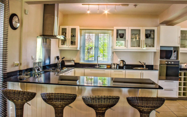 White Oaks Villas