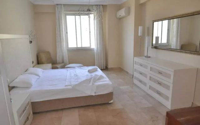Gold City Apartment