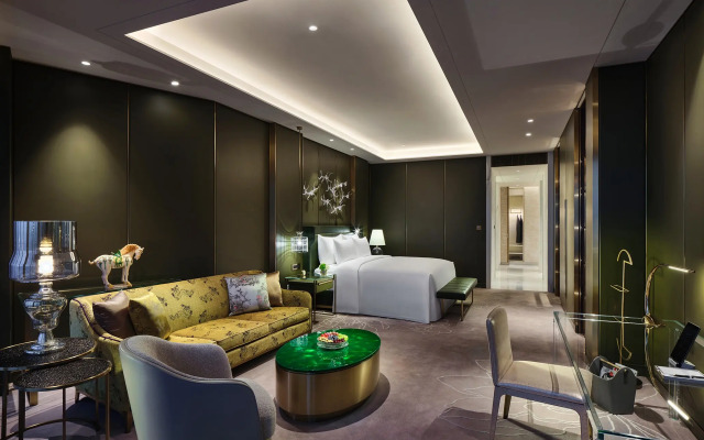J Hotel, Shanghai Tower