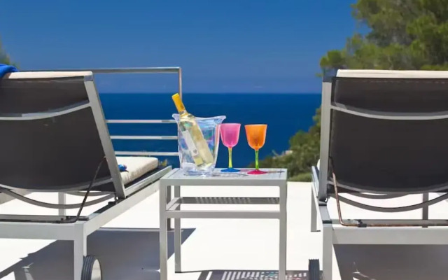 Appealing Villa With Private Terrace