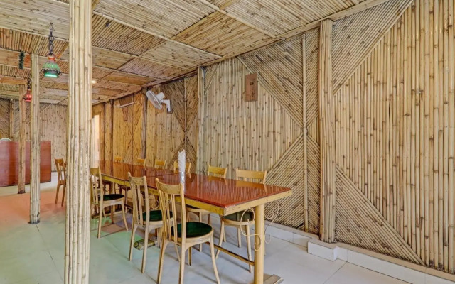 Collection O 92976 Hotel Paradise