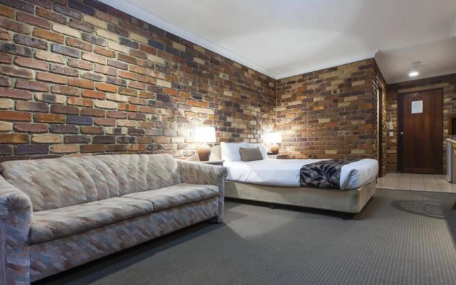Montville Mountain Inn