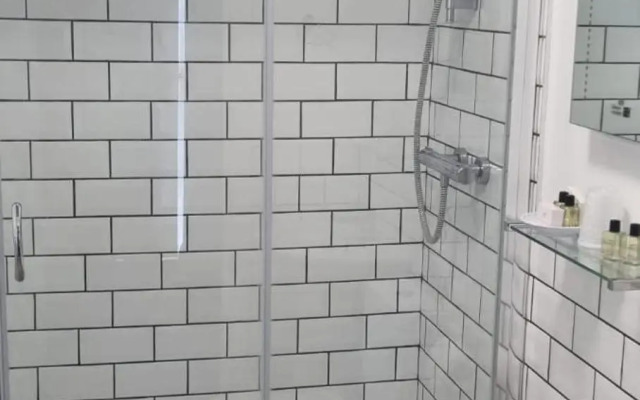 The Riverside House Hotel