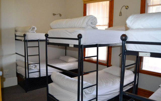 Ashanti Lodge Backpackers Gardens