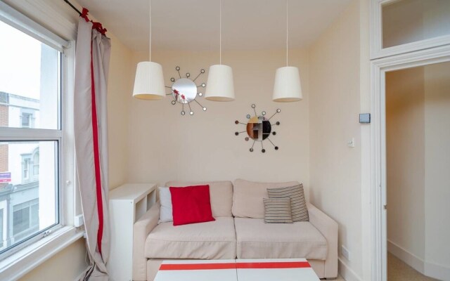 Bright 1BR Home in Fulham, 4 Guests
