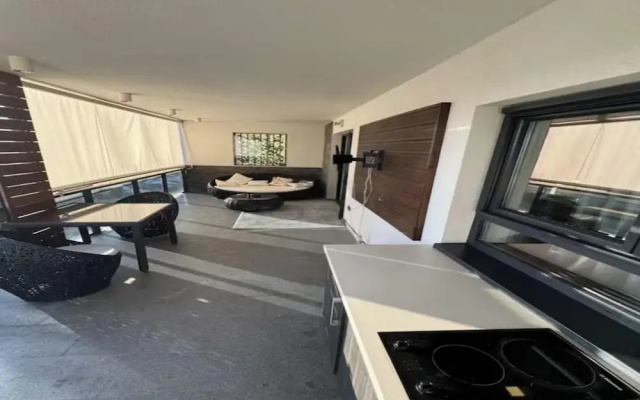 New, Complete Equipped Apartment With Spa, Indoor Pool and Parking Place!! — фото 3