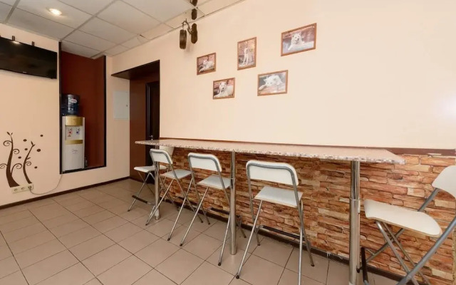 Hostel Parizh