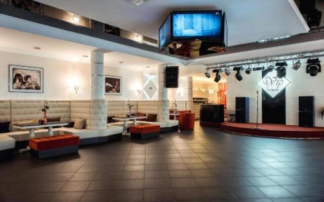 V&P HOTEL & Restaurant