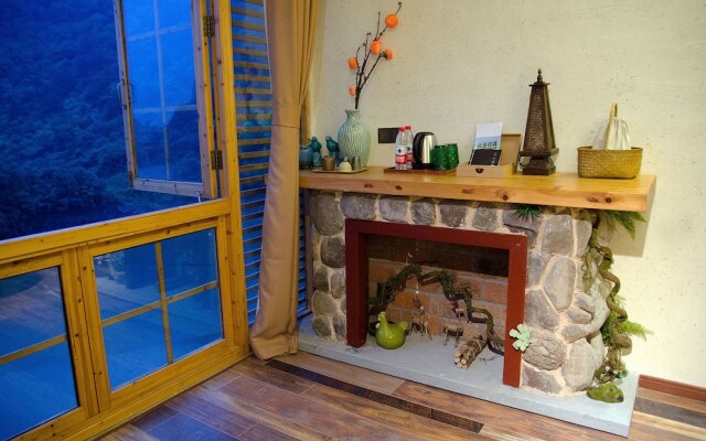 Floral Hotel Qiandaohu Deyishe Inn