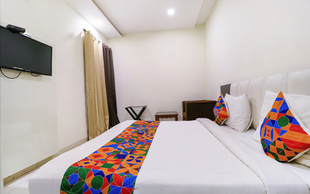 Fabhotel Golden Home