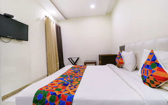 Fabhotel Golden Home