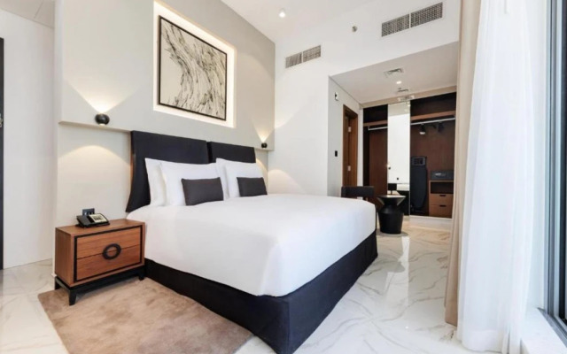 Отель Holiday Inn Dubai Village Circle