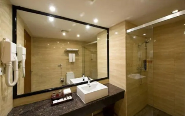 Shi Dai Jin Cheng Hotel