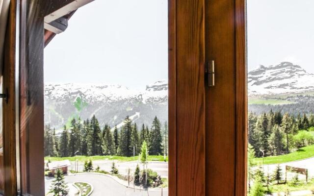 Cosy, modern 2-bed with fireplace & beautiful views