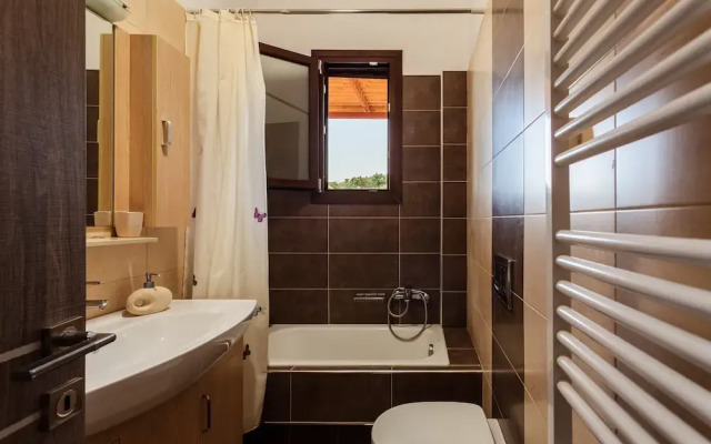 Armonia by the Sea - Majestic Seaside Retreat