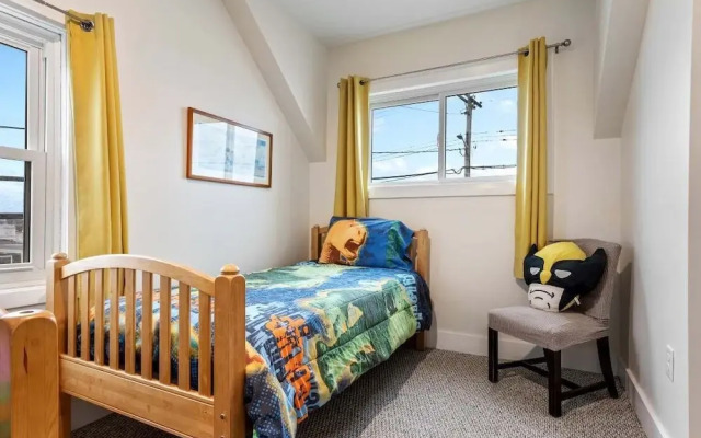 Oceanfront Front Porch Back Deck Kitchen