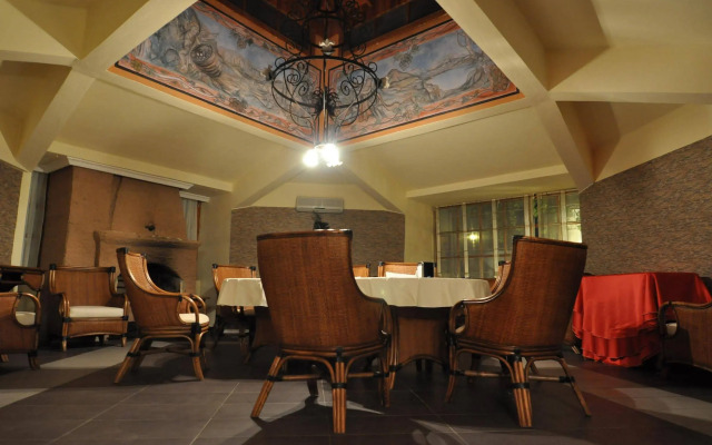 Nicholas Park Hotel
