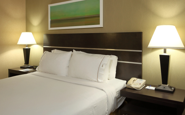 Holiday Inn Express & Suites - Vernon by IHG