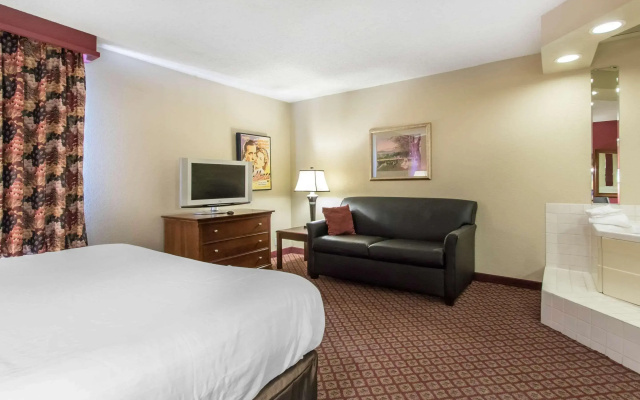 Baymont Inn and Suites Joplin