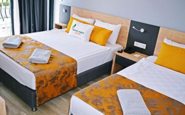 Clover Magic Park Side Otel