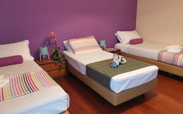 Bnbook - Sesto Calende Train Station