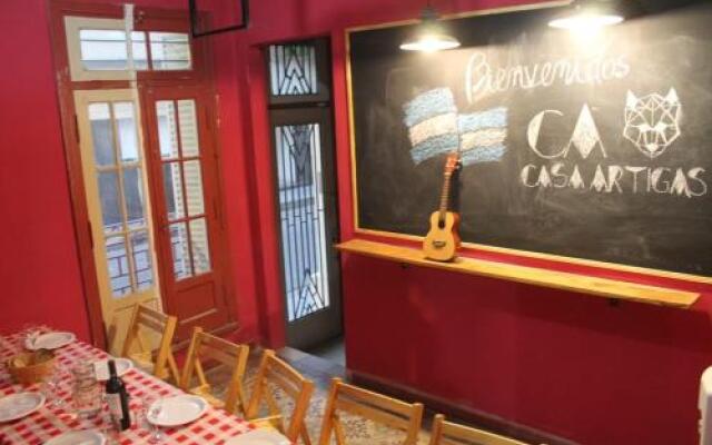 Casa Artigas Hostel