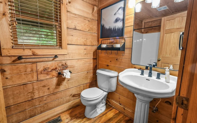 Willow Creek 2 Bedroom Cabin by RedAwning