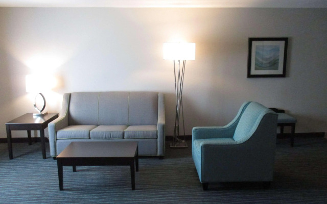 Best Western Golden Prairie Inn & Suites