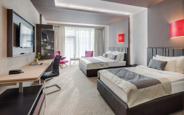 Sky Blue Hotel & Spa