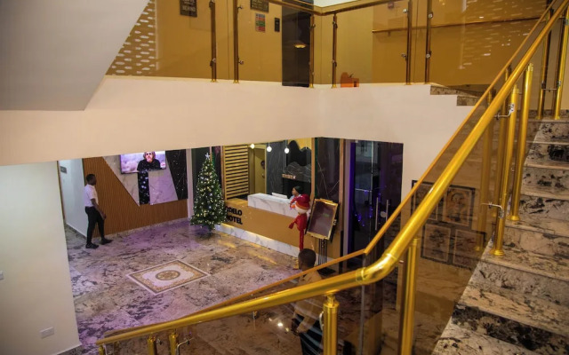 Modelo Hotel and Suites