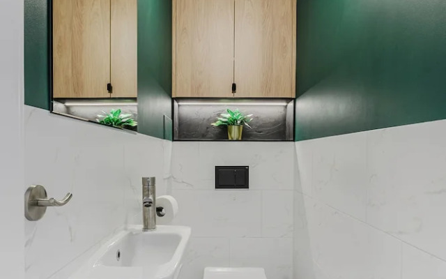 Lumina 3-room apartment with balcony