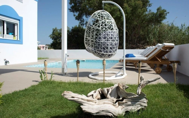 Seabreeze Villa - with Jacuzzi & heated pool