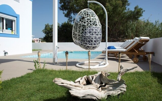 Seabreeze Villa - with Jacuzzi & heated pool