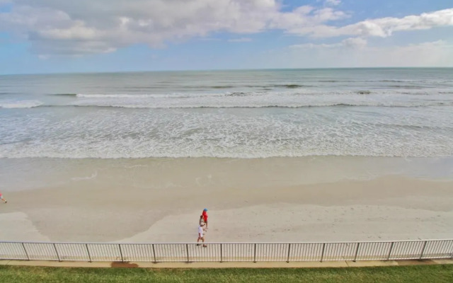 Sea Coast Gardens III 302