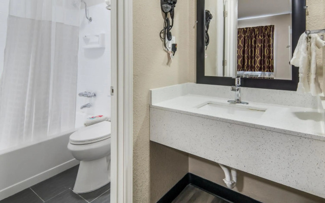 Econo Lodge Waco North I-35