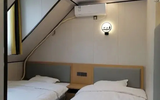 Pengyu Hotel