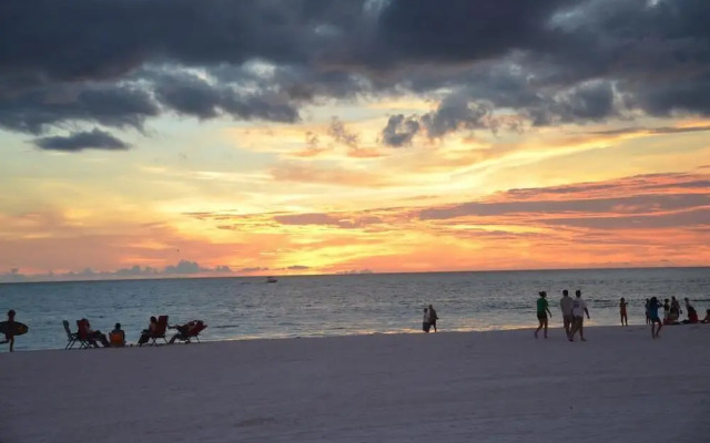 Twins Inn & Apartments