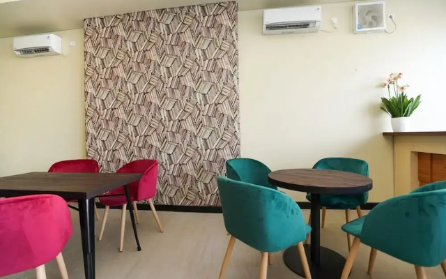 OYO 1330 Hotel Cahaya 3