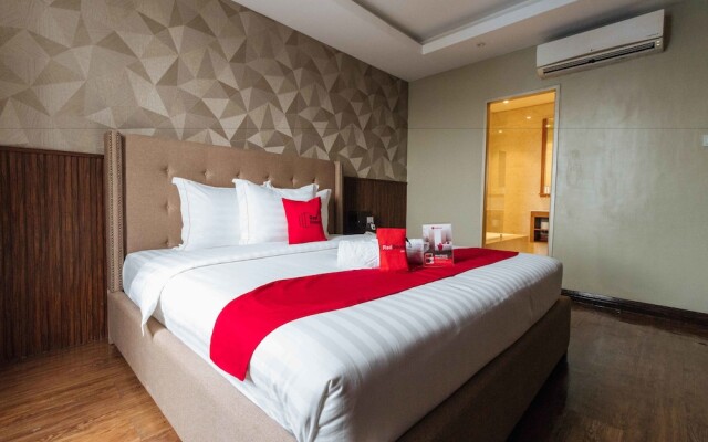 RedDoorz Premium @ South Triangle Quezon City